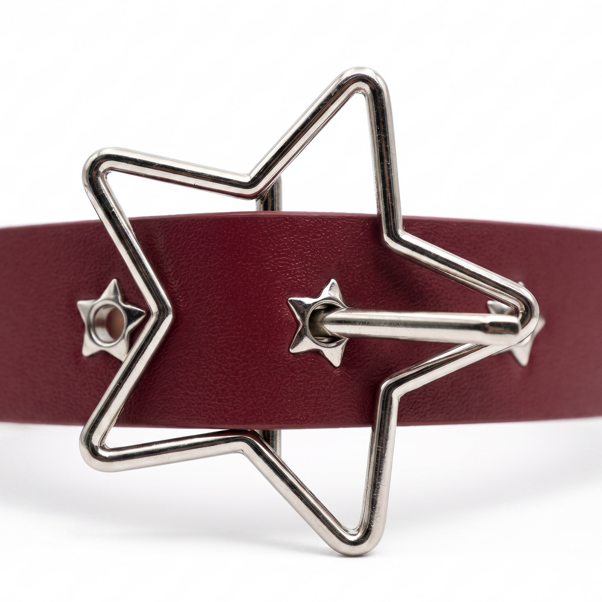 Roter Gürtel mit Silber Sternschnalle
