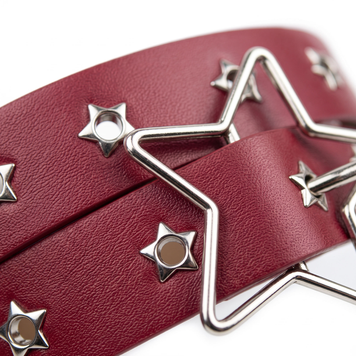 Roter Gürtel mit Silber Sternschnalle
